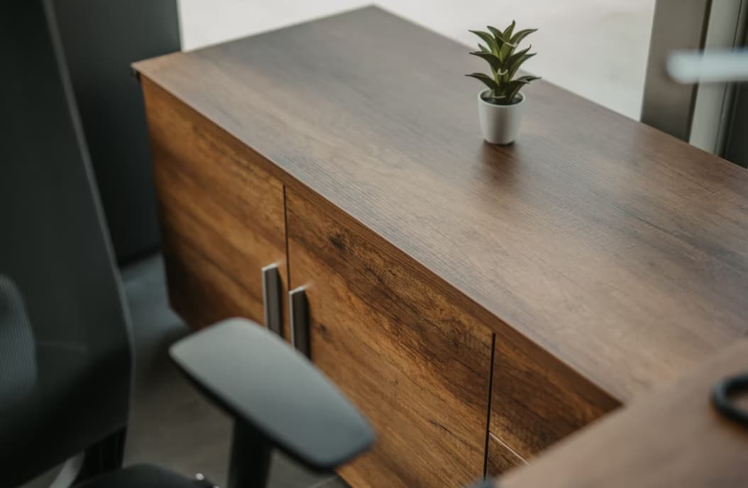 What are the Advantages of Solid Wood Furniture?