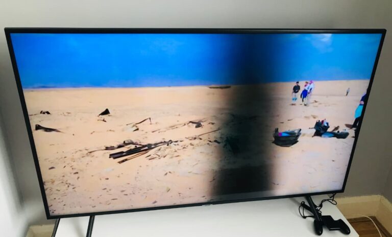 Thick Black Line on Samsung TV Screen